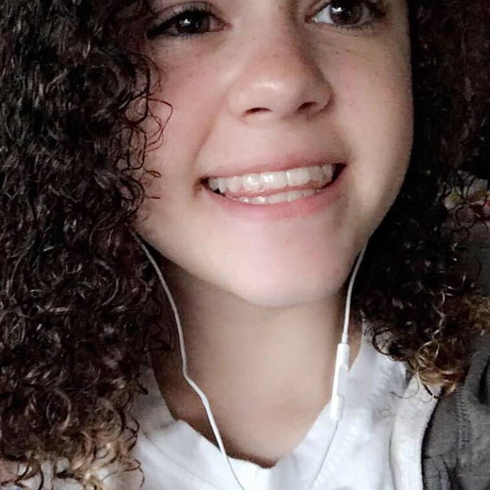 Meet your Posher, Teasia